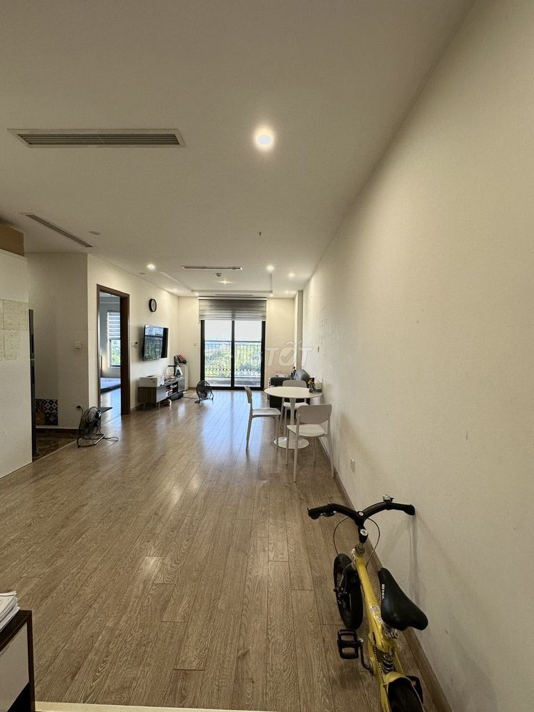 Cần bán căn hộ 2 ngủ, 2 vệ sinh, tầng 6 hướng Đông nam view đẹp