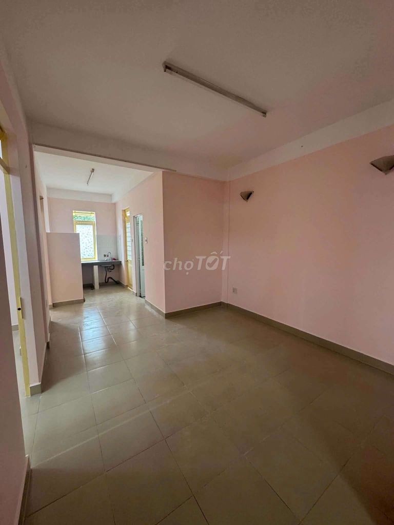 Căn góc tầng 2 chỉ 1 tỷ 820 chung cư Ngô Quyền sổ hồng riêng 2PN - Ảnh 1