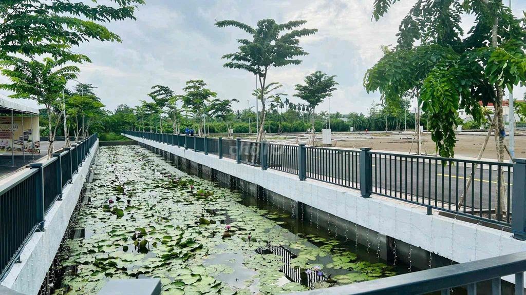 BÁN CẶP NỀN ĐỐI DIỆN CÔNG VIÊN - Ảnh 2