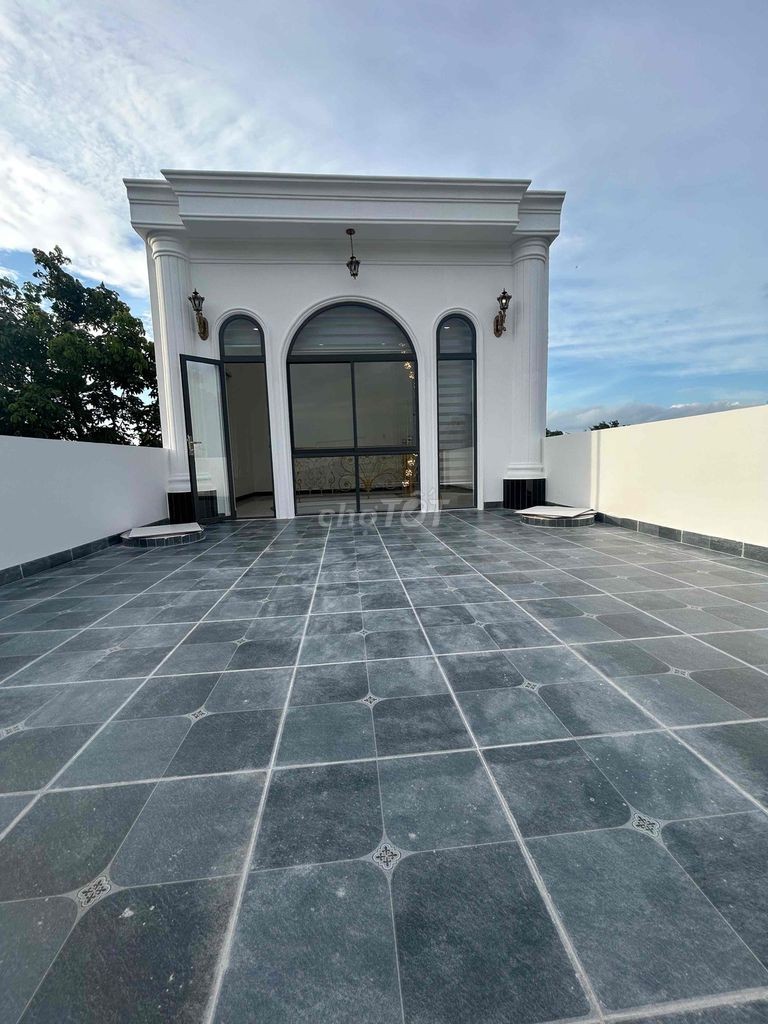 Bán villa lầu hồ boi, mặt tiền Nguyễn Văn Cừ nối dài - Ảnh 2