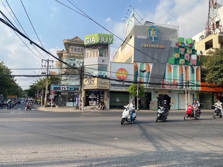 Bán Góc 2 mặt tiền Đồng Khởi ngay vị trí sầm uất - Ảnh 1