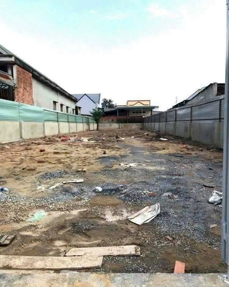 Chuyển đổi công việc bán gấp lô đất sổ riêng thổ cư hơn 1 sào thuộc Phú Sơn xã Bình Minh gần Vlxd Thu Hiền - Ảnh 1