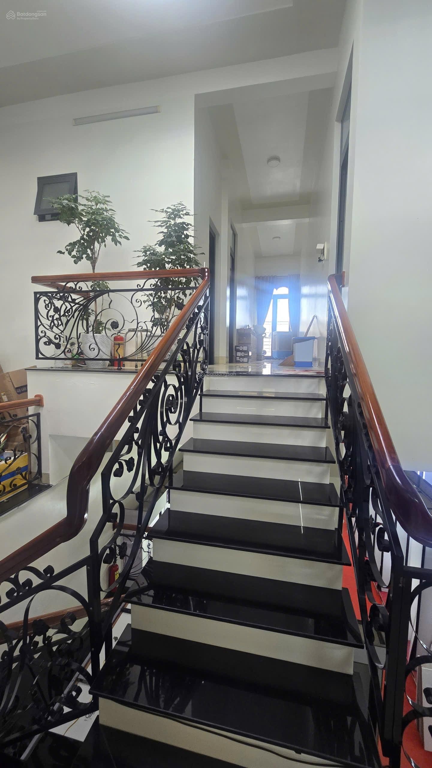 Ngộp bank chủ cần bán nhanh nhà mặt đường Trần Văn Trà Quảng Ngãi. Giá chỉ 13,5 tỷ - Ảnh 5