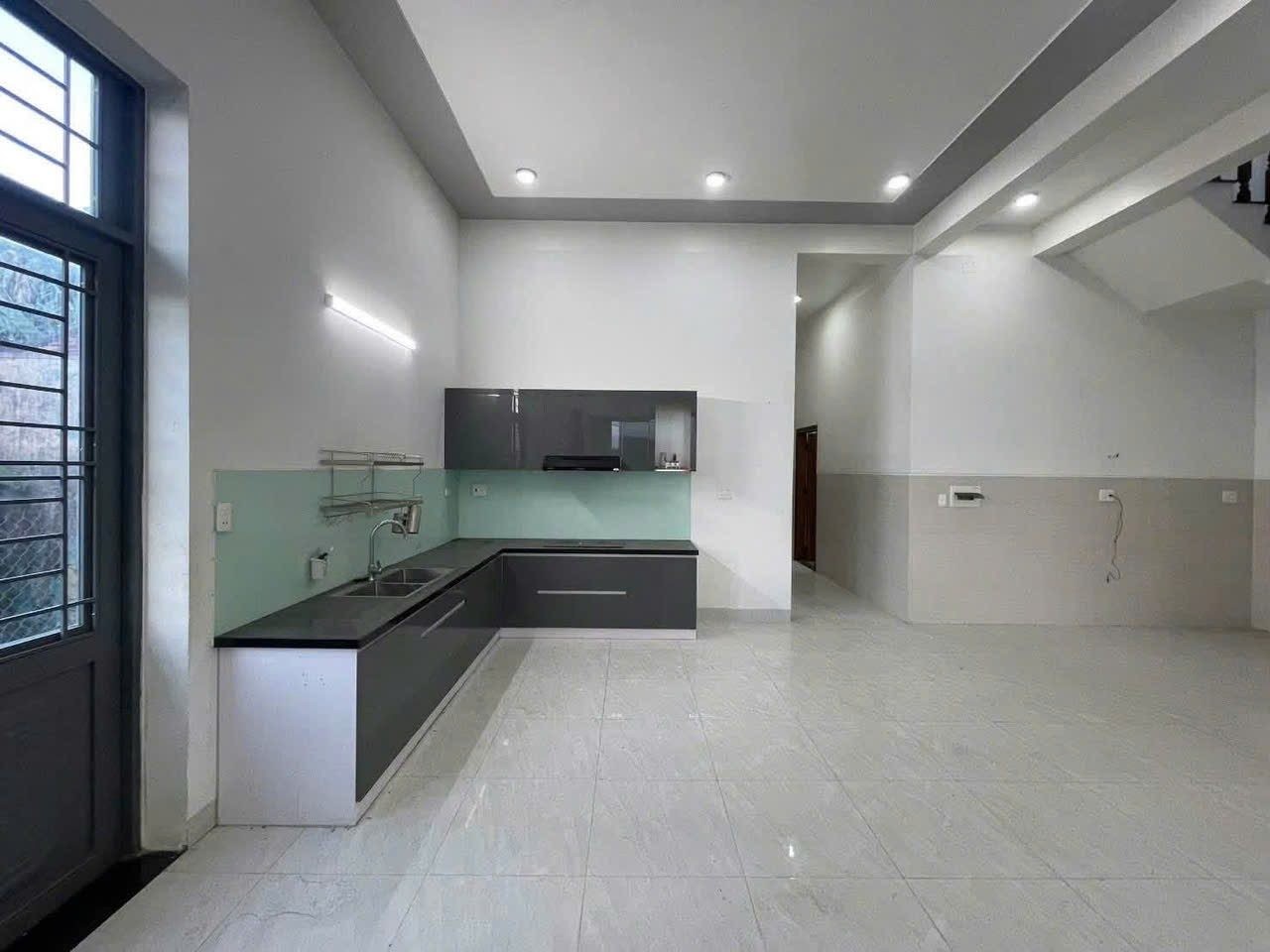 Bán Nhà riêng 371m2 có sẵn 200 m2 thổ cư giá 2.7 tỷ tại 3 Xã Nghĩa Dõng Thành phố Quảng Ngãi Quảng Ngãi