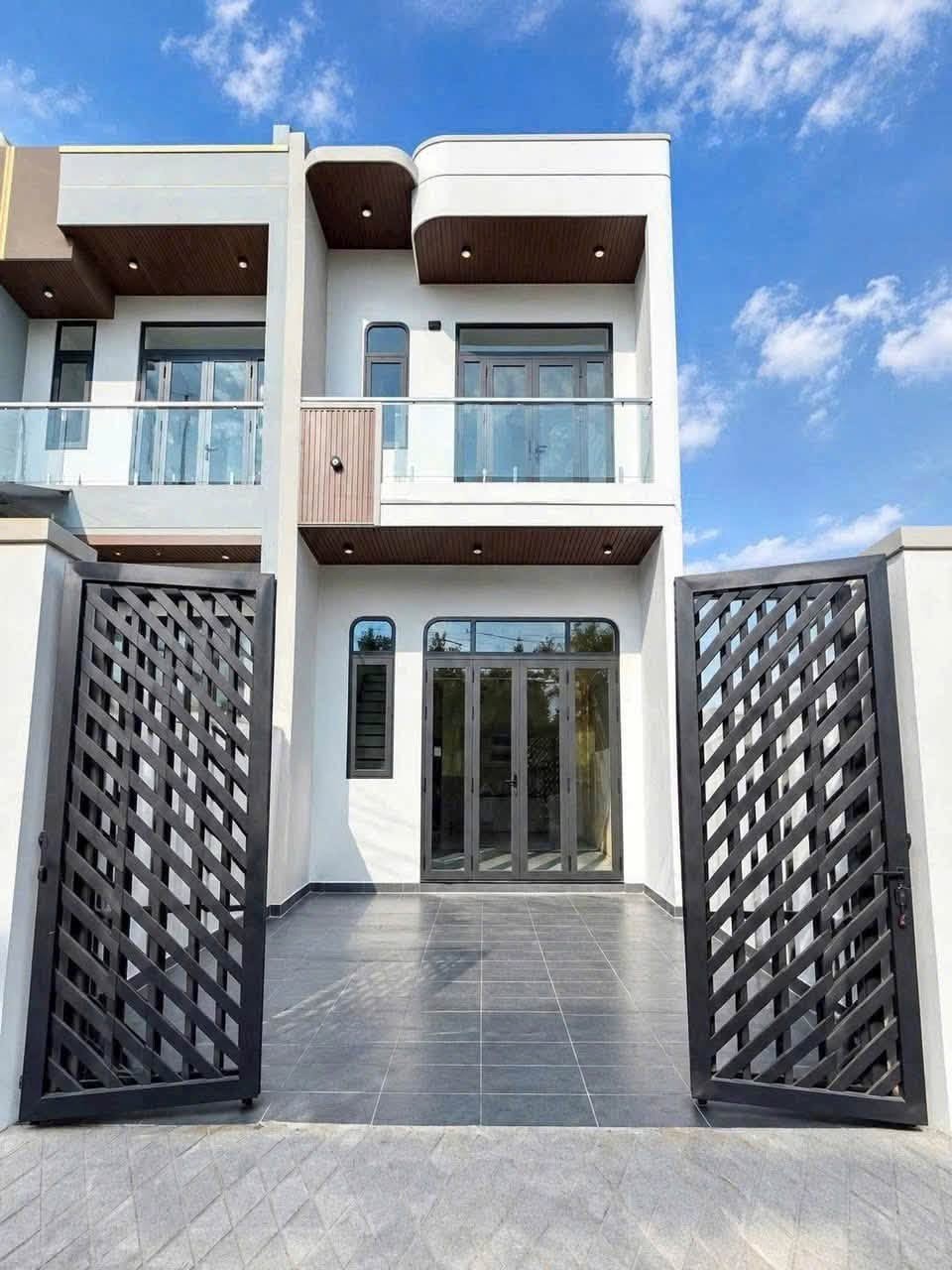 THANH LÝ CĂN NHÀ LẦU 105m2 SỔ RIÊNG NGAY TRUNG TÂM CHỈ TRẢ 650tr - Ảnh 3