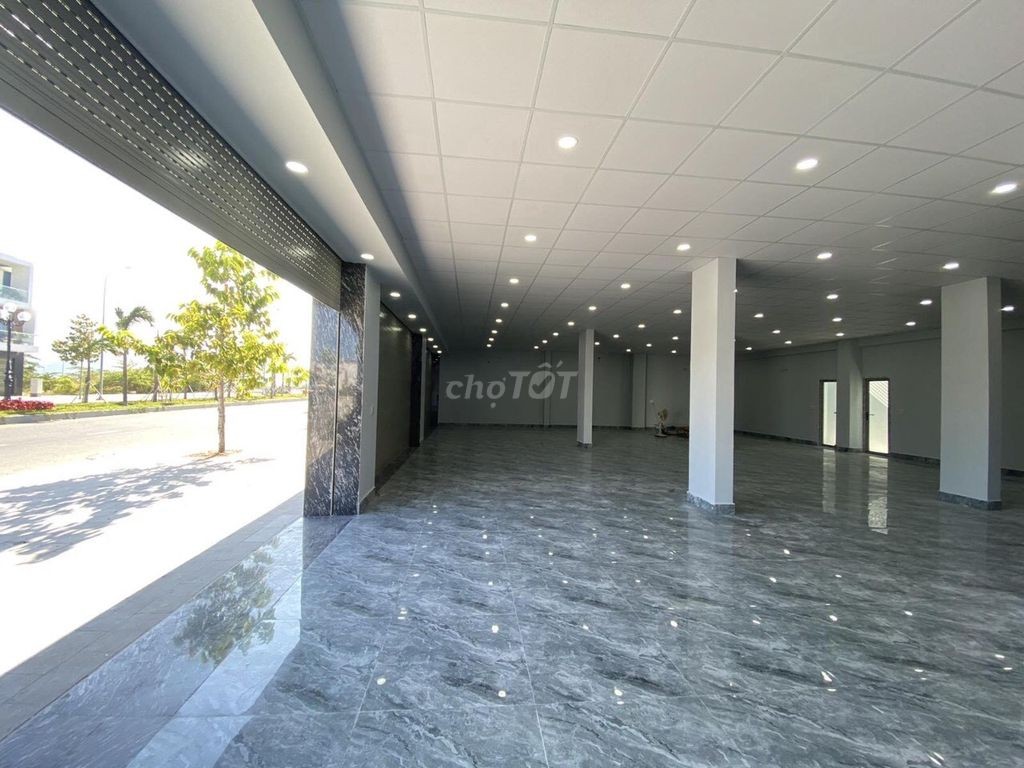 CHO THUÊ NHÀ ĐẸP Ở KINH DOANH 3 TẦNG NGANG 18M GIÁ 120 TRIỆU/THÁNG - Ảnh 1