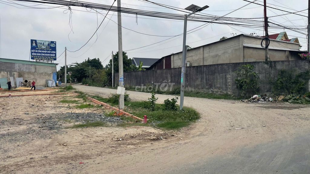 550 TRIỆU LÔ ĐẤT ĐẸP NỞ HẬU NGAY KCN TRẢNG BÀNG. SỔ HỒNG RIÊNG