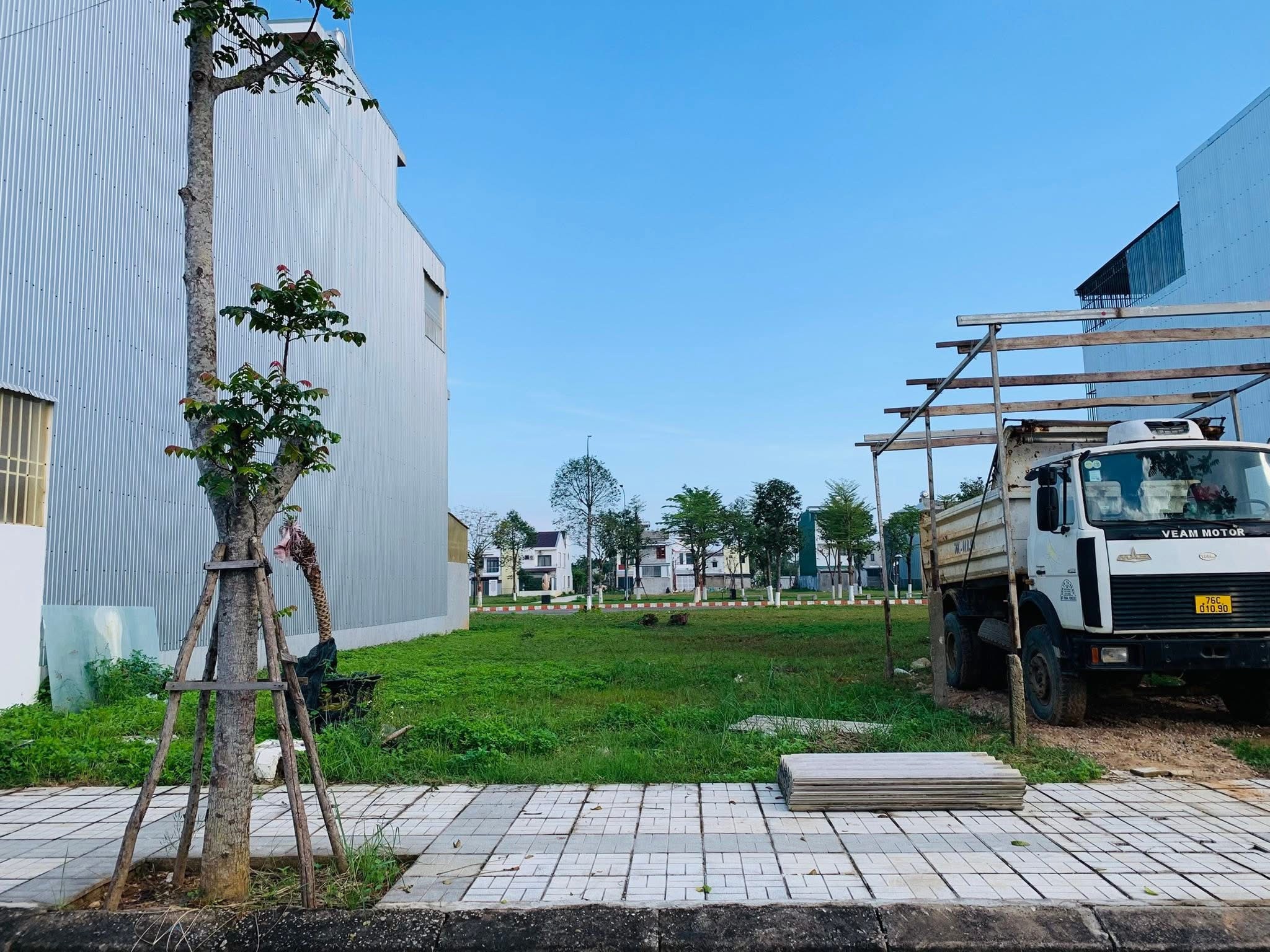 Bán đất 125m² full thổ cư ngang 5m giá 2.05 tỷ tại Phường Nghĩa Chánh Thành phố Quảng Ngãi - Ảnh 1