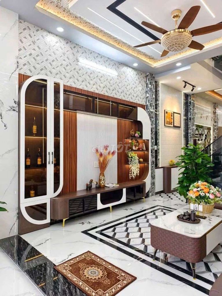 NHÀ 2 LẦU NỘI THẤT CAO CẤP - GẦN ĐH Y DƯỢC