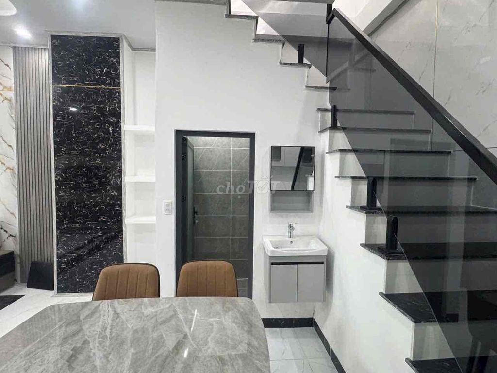 Nhà trệt lầu Full nội thất - Hẻm 67 Hùng Vương - Gần siêu thị Vincom