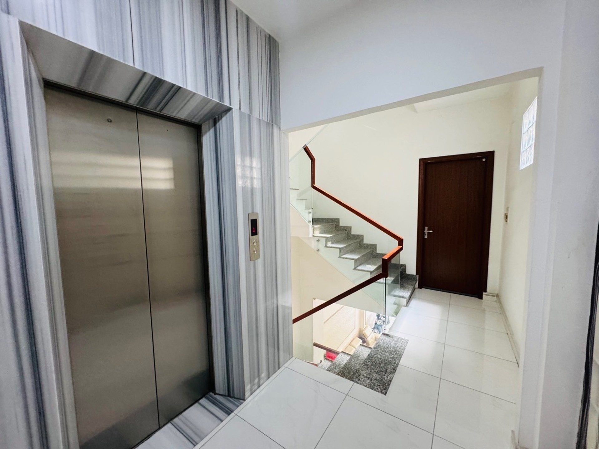 Bán Nhà gấp mặt tiền kinh doanh sầm uất giá chỉ 24 tỷ - Ảnh 9