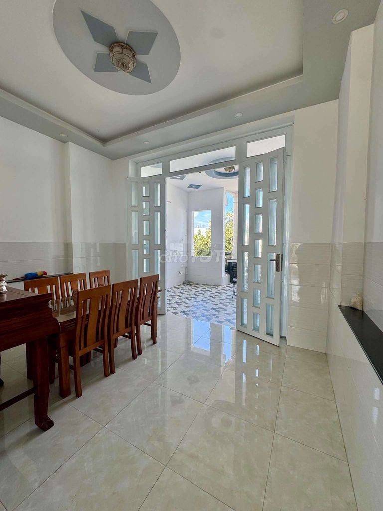 NHÀ 2 LÂU RỘNG RÃI - KDC HỒNG PHÁT - Ảnh 9