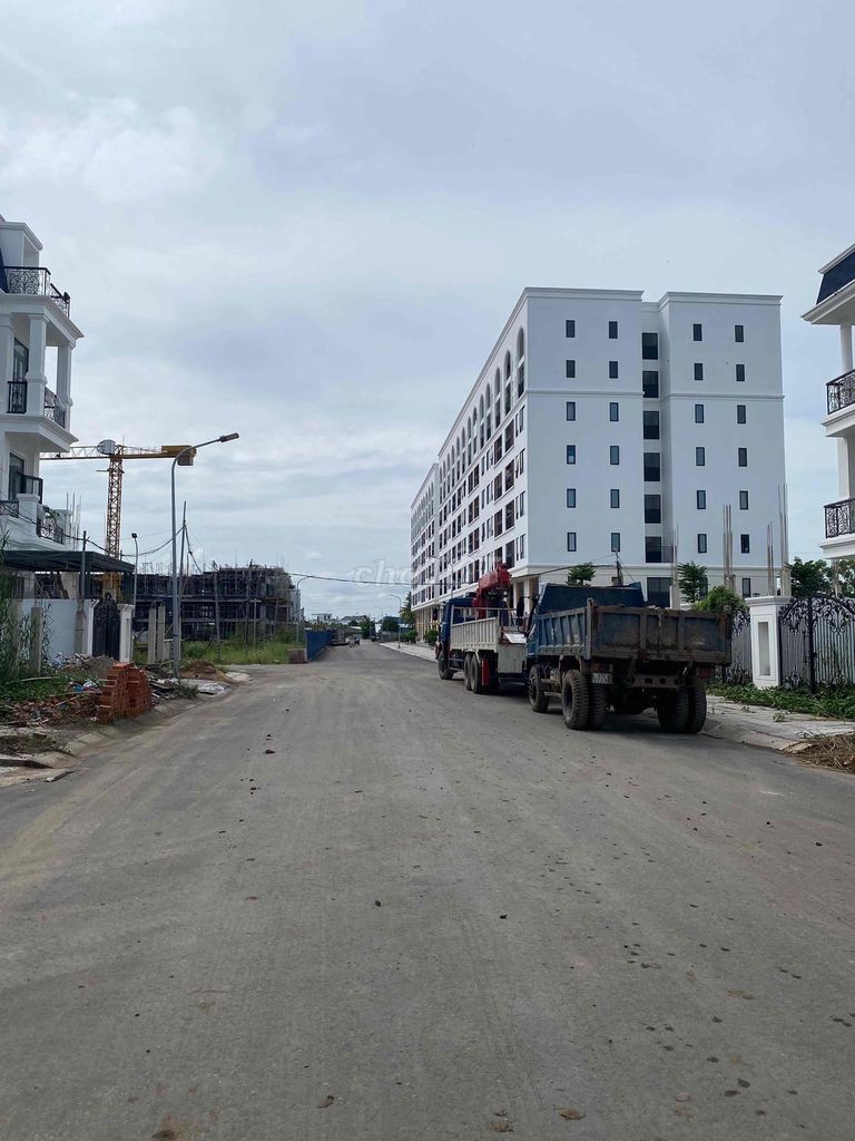 Nhà phố liền kề - Ảnh 2