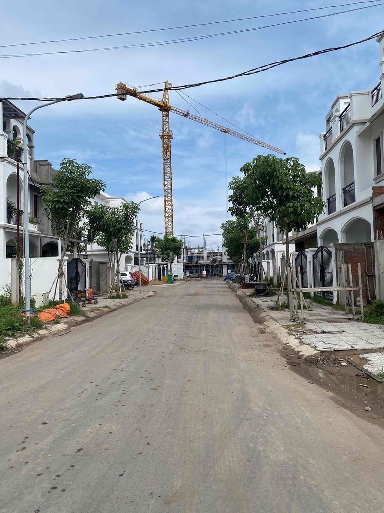 Nhà phố liền kề - Ảnh 4