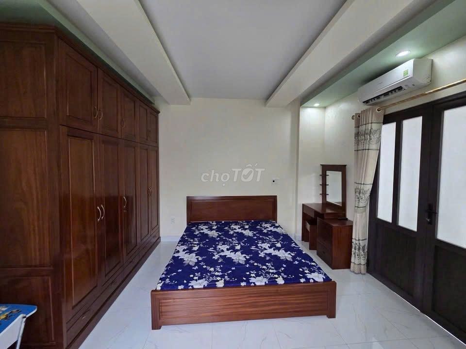 Cho thuê nhà phố Văn Cao, DT: 60m2, 3 p.ngủ full đồ.