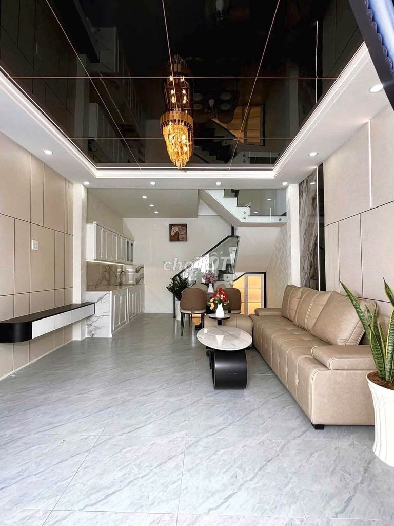 Bán nhà 1 trệt 1 lầu hẻm 132 Nguyễn Thị Minh Khai cần thơ
