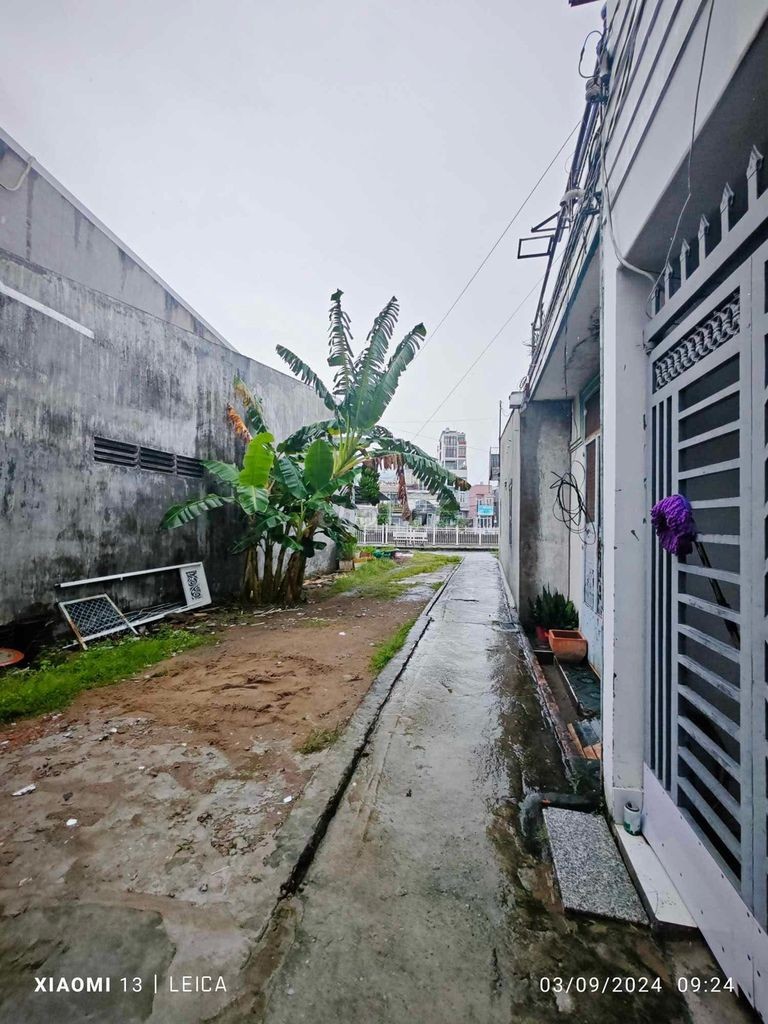 BÁN NHÀ GẦN BỜ KÈ – GIÁ 1,8xx tỷ