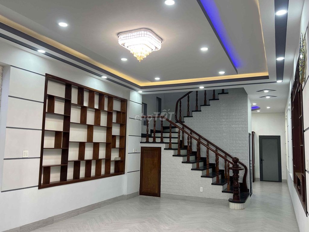 Nhà 4 Tầng trục chính đường D1 Lộ giới 30m đầu đường Kế bên QL1A - Ảnh 9
