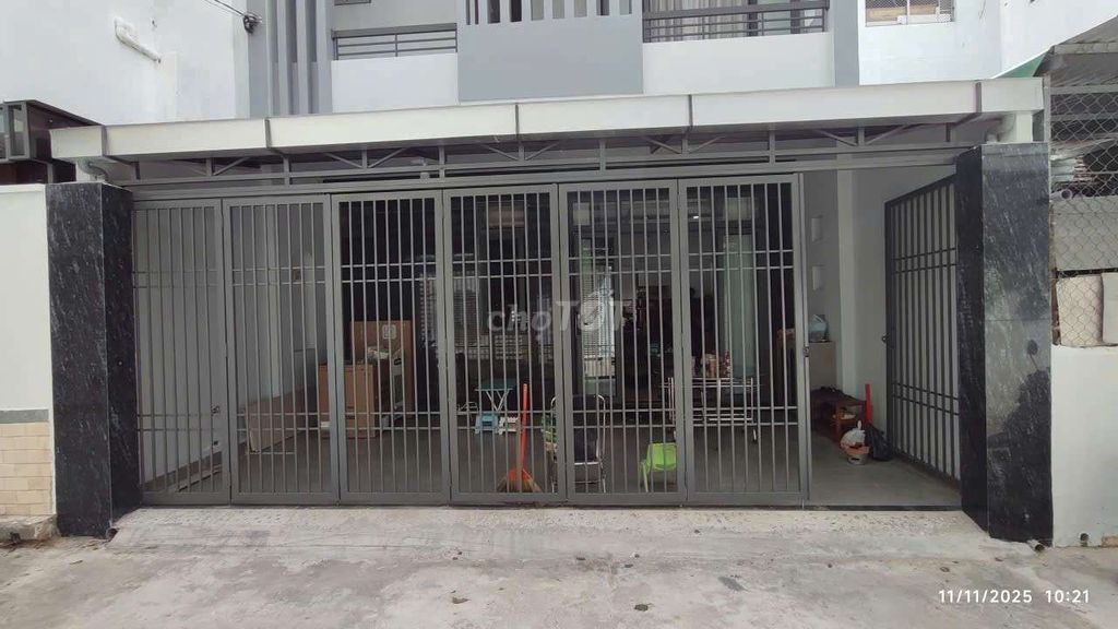 Cần bán gấp nhà 3 tầng