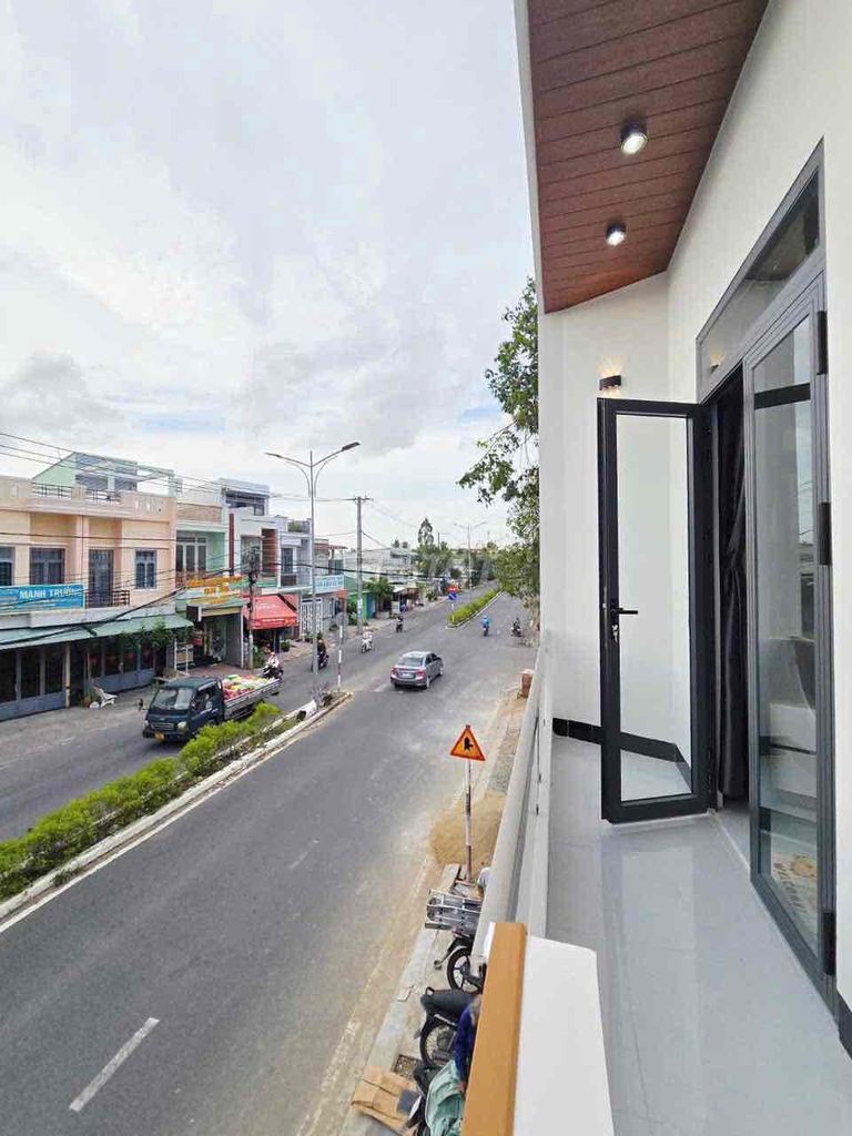 Nhà lầu xây mới mặt tiền đường 20m - Gần sân bay Cần Thơ - Ảnh 9