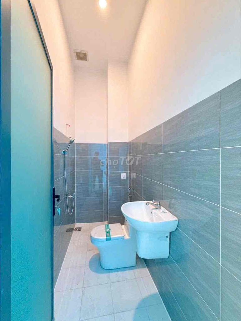 Nhà lầu rộng có sân đậu ô tô - Liền kề KDC Đại Ngân - Gần ĐH Y Dược - Ảnh 4
