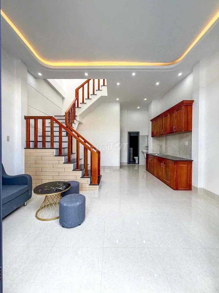 NHÀ LẦU 3 PHÒNG NGỦ HẺM 311 NGUYỄN VĂN CỪ NGANG ĐẠI HỌC CÔNG NGHỆ