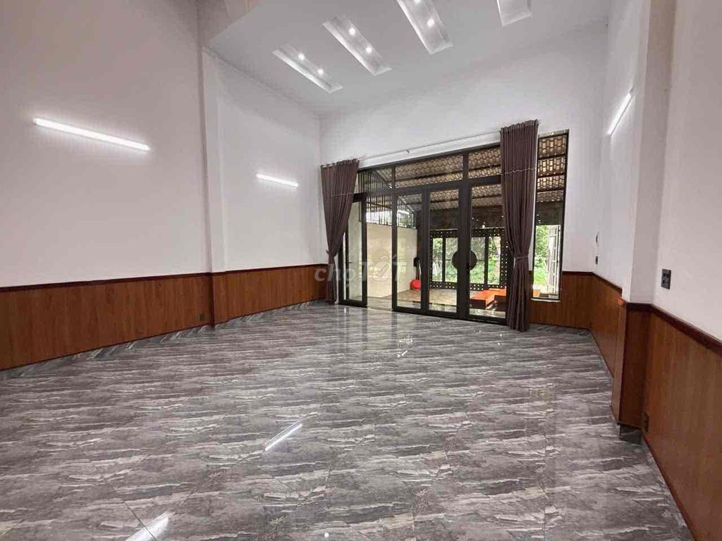 NHÀ GÁC LỬNG XÂY DỰNG KIÊN CỐ HẺM 266 Y MOAN ĐI VÀO (6x26)