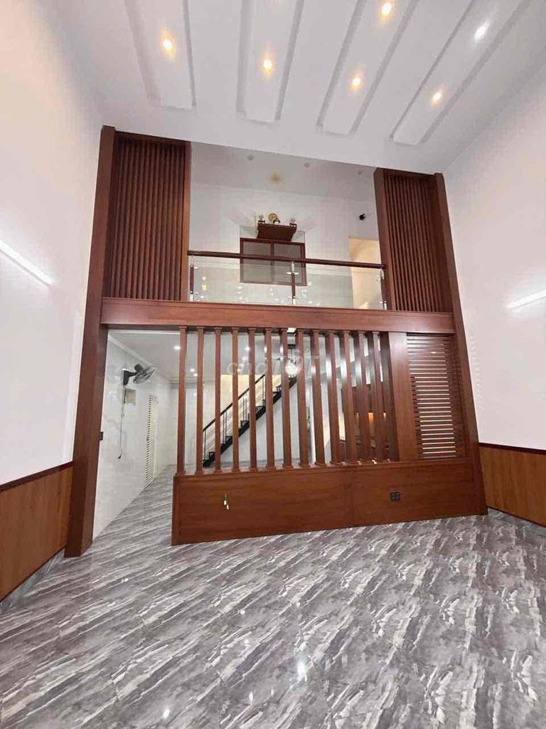NHÀ GÁC LỬNG XÂY DỰNG KIÊN CỐ HẺM 266 Y MOAN ĐI VÀO (6x26)