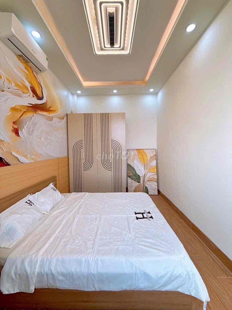 Nhà 3 tầng trục chính hẻm kinh doanh - Cách trường ĐH Y Dược 500m