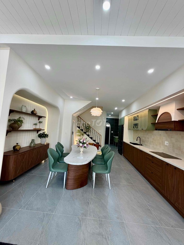 Siêu phẩm nhà 3 tầng đường Huỳnh Ngọc Đủ, sát Lê Quảng Chí, được xây m