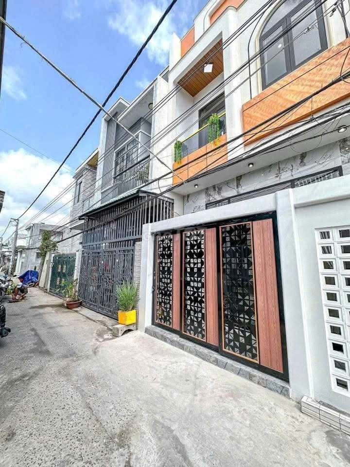 NHÀ RỘNG RÃI - HẺM 388JZ NGUYỄN VĂN CỪ