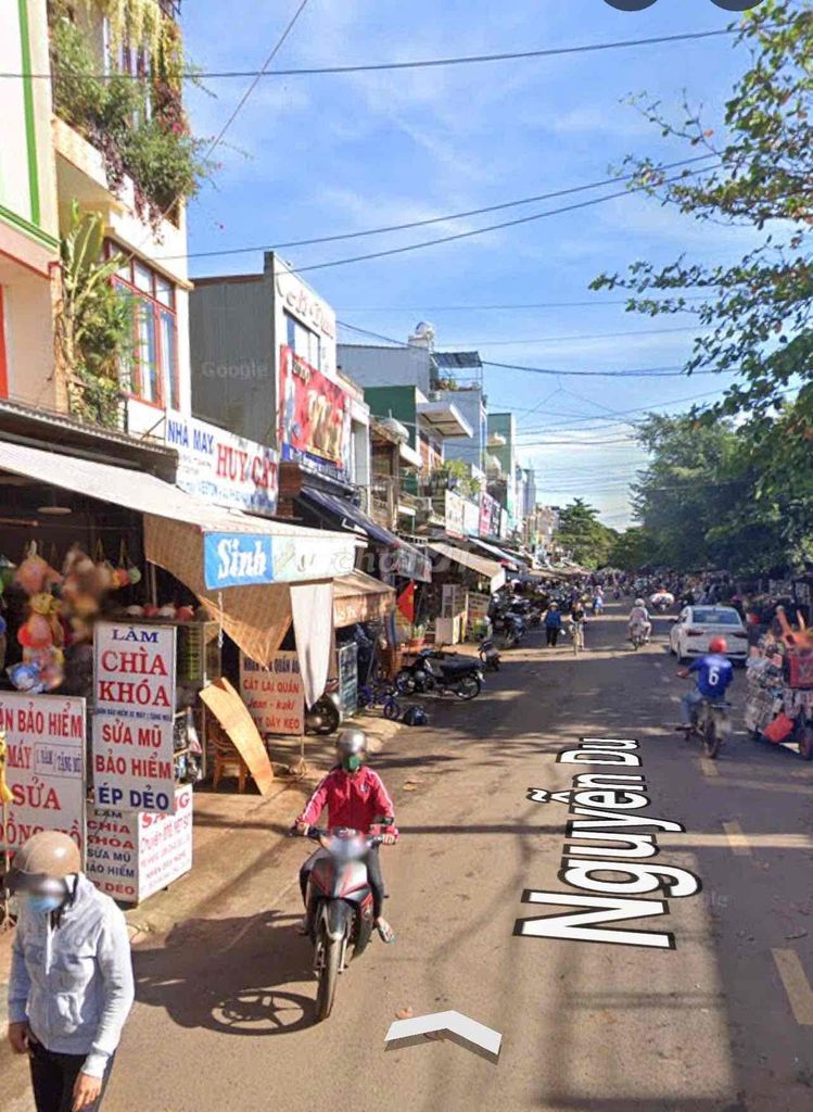 Bán nhà 3 tầng- 2 mặt tiền chợ Quảng Phú