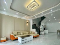 Bán nhà đường Phạm Thận Duật 68m, MT: 5m chỉ 3,x tỷ. Ô tô, gần phố, full nội thất