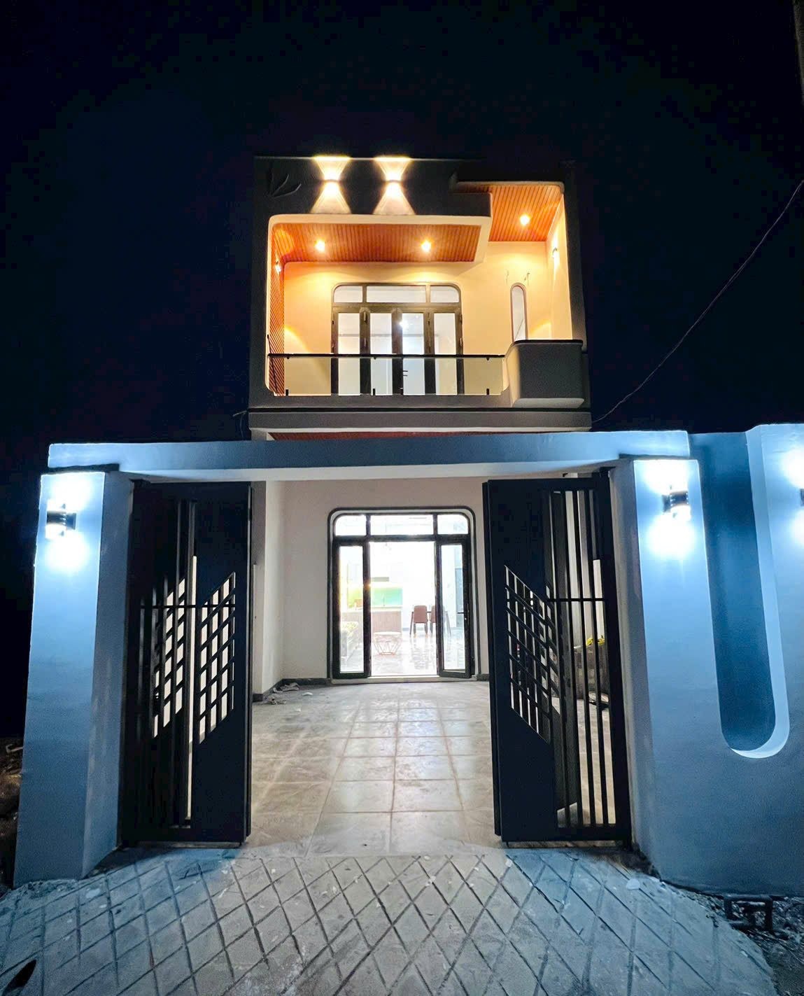 Gia đình cần chia tài sản bán gấp căn nhà lầu gần hành chính công Phường Tân Triều. Giá 1tỷ6. Trả trước 400Triệu nhận nhà - Ảnh 1