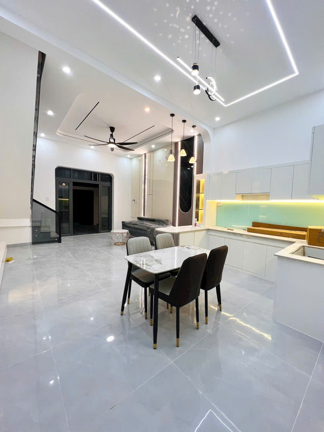 Gia đình cần chia tài sản bán gấp căn nhà lầu gần hành chính công Phường Tân Triều. Giá 1tỷ6. Trả trước 400Triệu nhận nhà - Ảnh 6