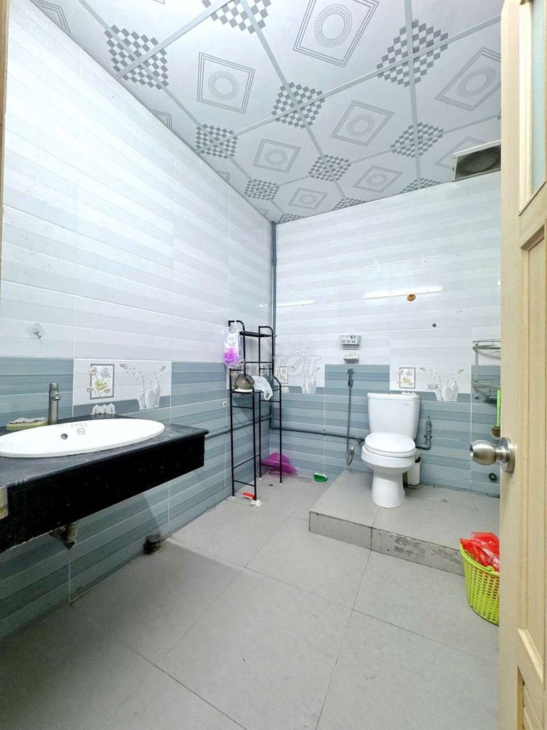 NHÀ TRỆT LẦU - HẺM 6M NGUYỄN VĂN CỪ - Ảnh 2