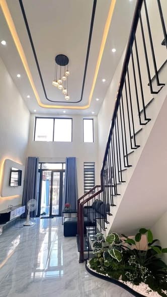 Chủ gửi Nhà đẹp mê lửng đường xe oto 7 chỗ, có sân oto ngay khu siêu trung tâm Quảng Ngãi. - Ảnh 1