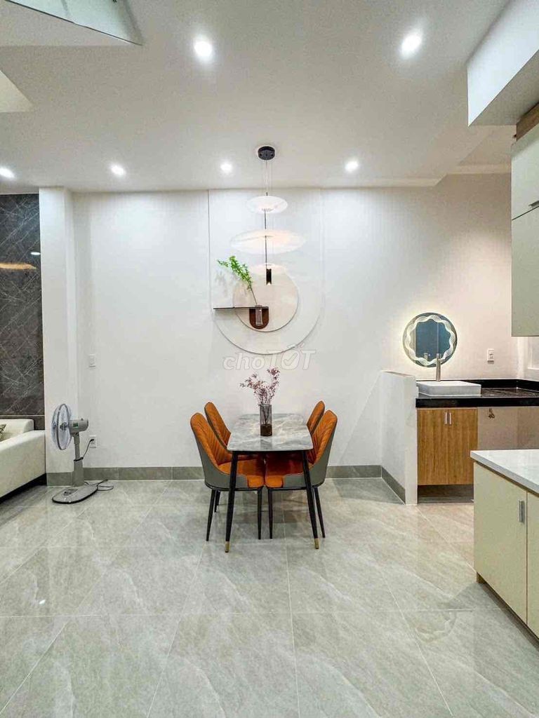 Nhà lầu xây mới Full nội thất - Lộ ô tô 8m - Hẻm 122 Nguyễn Thông