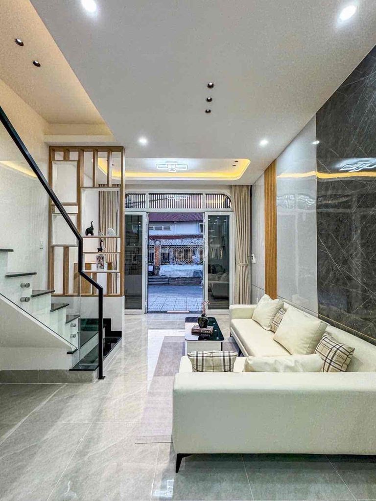 Nhà lầu xây mới Full nội thất - Lộ ô tô 8m - Hẻm 122 Nguyễn Thông
