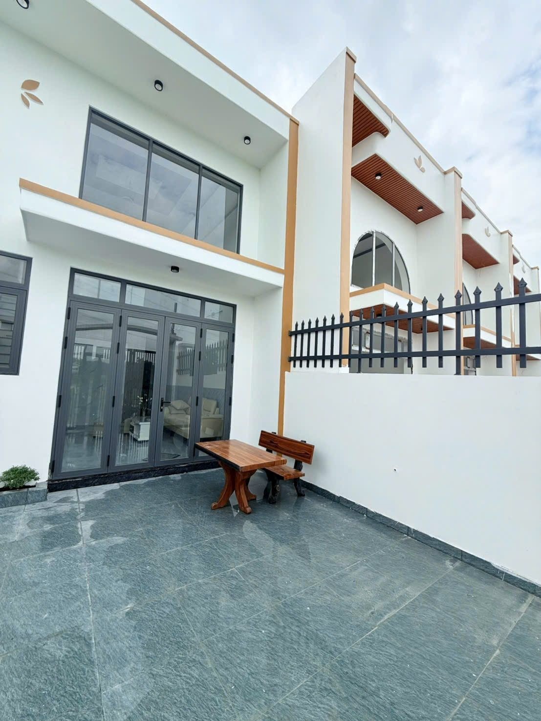 NHÀ HIẾM GÓC 2 MẶT , SỔ RIÊNG full THỔ CƯ GẦN ĐỒNG KHỞI CÂY XĂNG 75 - Ảnh 3