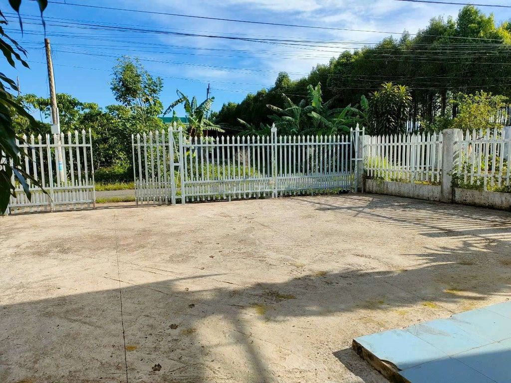 Bán nhà rộng thoáng an ninh ngay khu dân cư - Ảnh 2