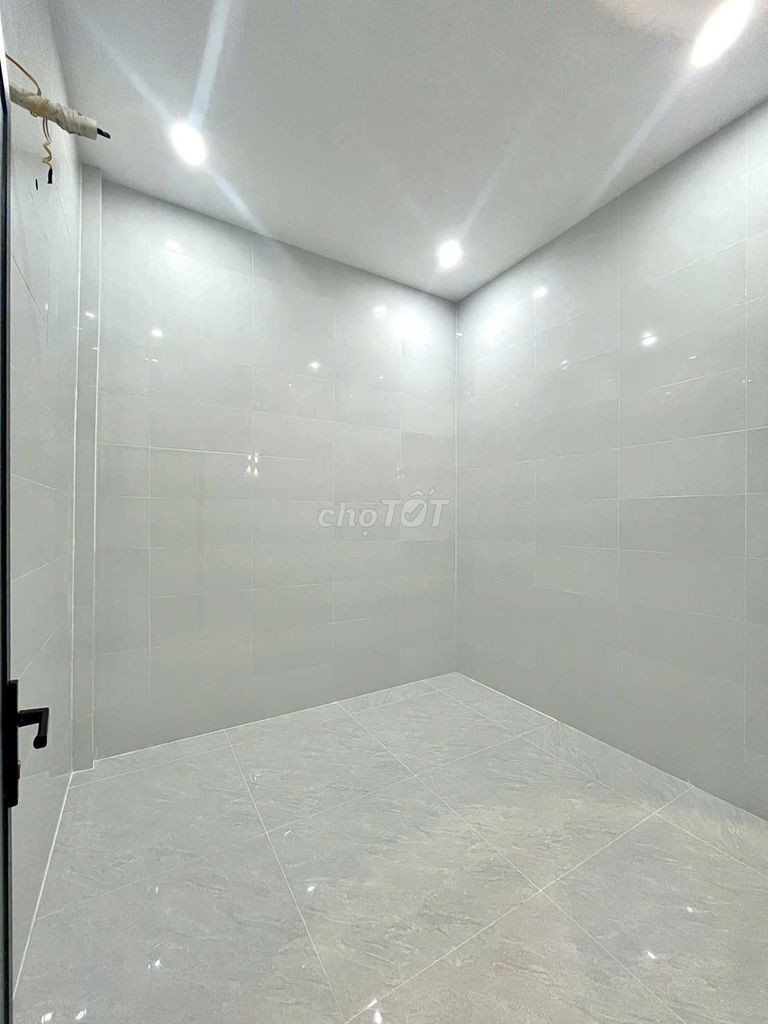 BÁN 2 CĂN NHÀ CHỈ 3 TỶ 150 (1 NHÀ TRỆT LẦU MỚI ĐẸP + 1 NHÀ CẤP 4 MỚI) - Ảnh 8