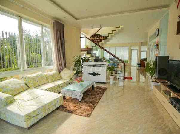 Bán Villa mặt tiền đường Trần Thái Tông Đà Lạt giá tốt.