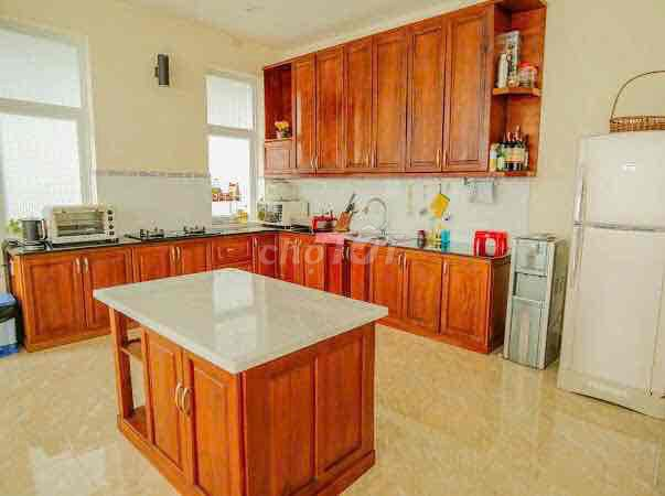Bán Villa mặt tiền đường Trần Thái Tông Đà Lạt giá tốt.