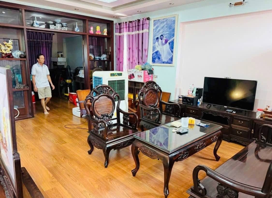 CHỦ CẦN TIỀN BÁN GẤP: NHÀ 3 TẦNG KINH DOANH KIM THIỀU - TỪ SƠN