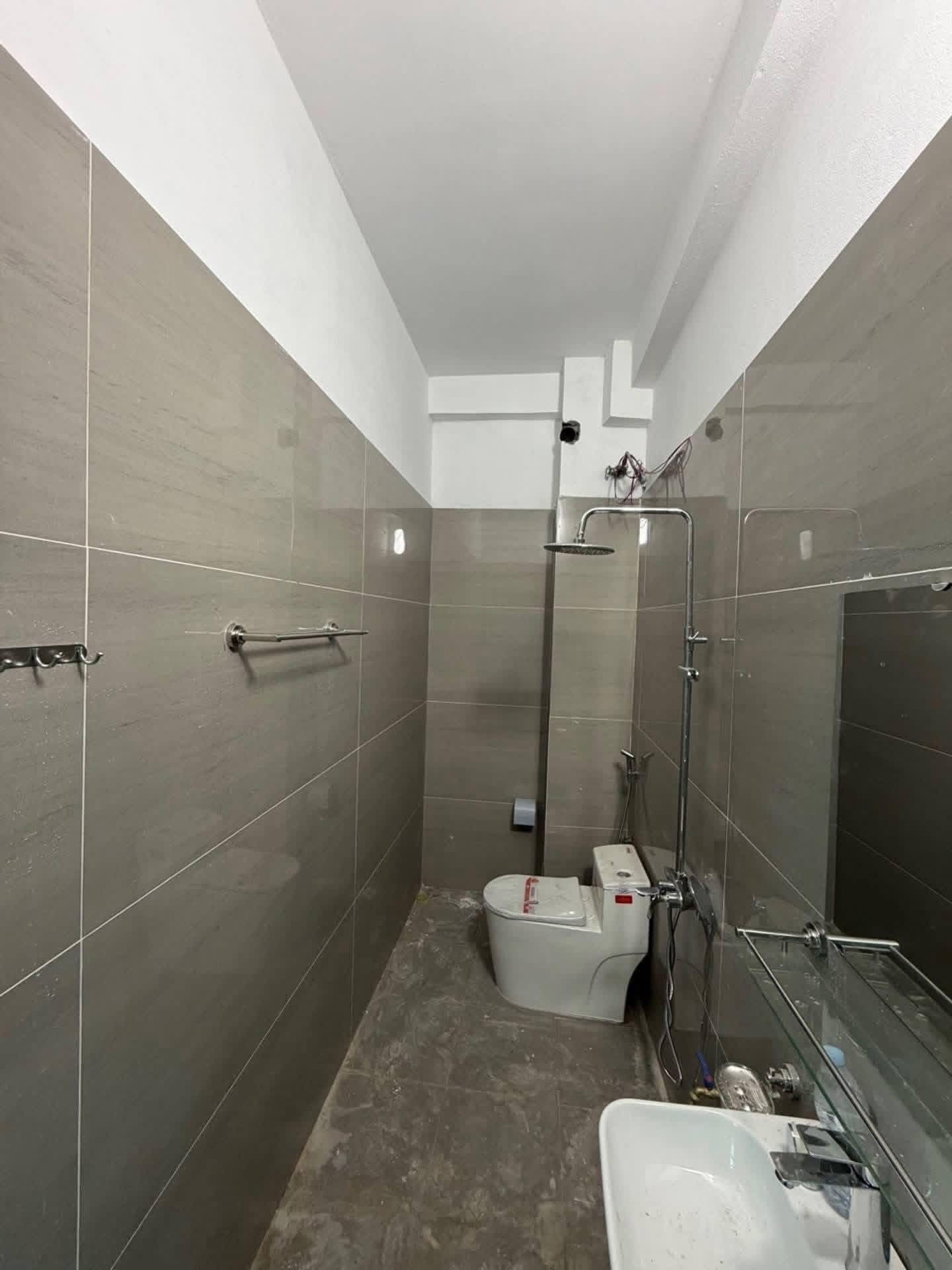 BÁN NHÀ ĐẸP - GIÁ TỐT 2TỶxx - NHIỀU TIỆN ÍCH - Ở THOẢI MÁI - Ảnh 1