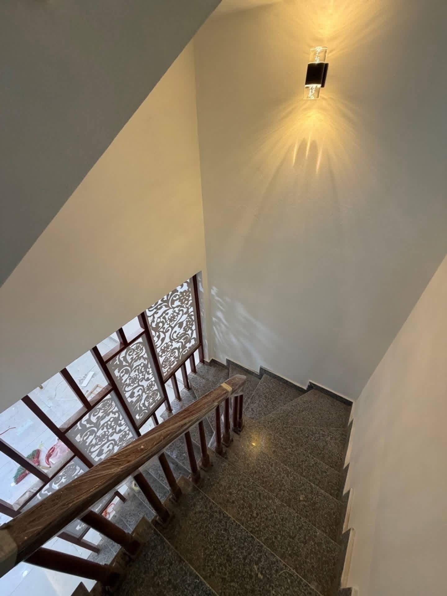 BÁN NHÀ ĐẸP - GIÁ TỐT 2TỶxx - NHIỀU TIỆN ÍCH - Ở THOẢI MÁI - Ảnh 2