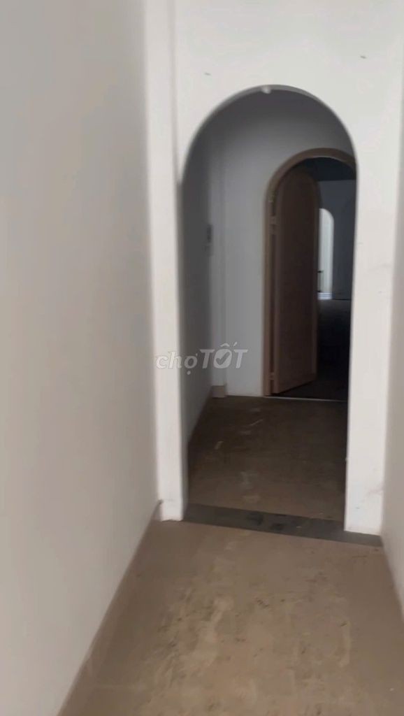 Nhà 3 tầng mặt tiền Phan Châu Trinh, dt 278m2. Giá rẻ thị trường - Ảnh 2