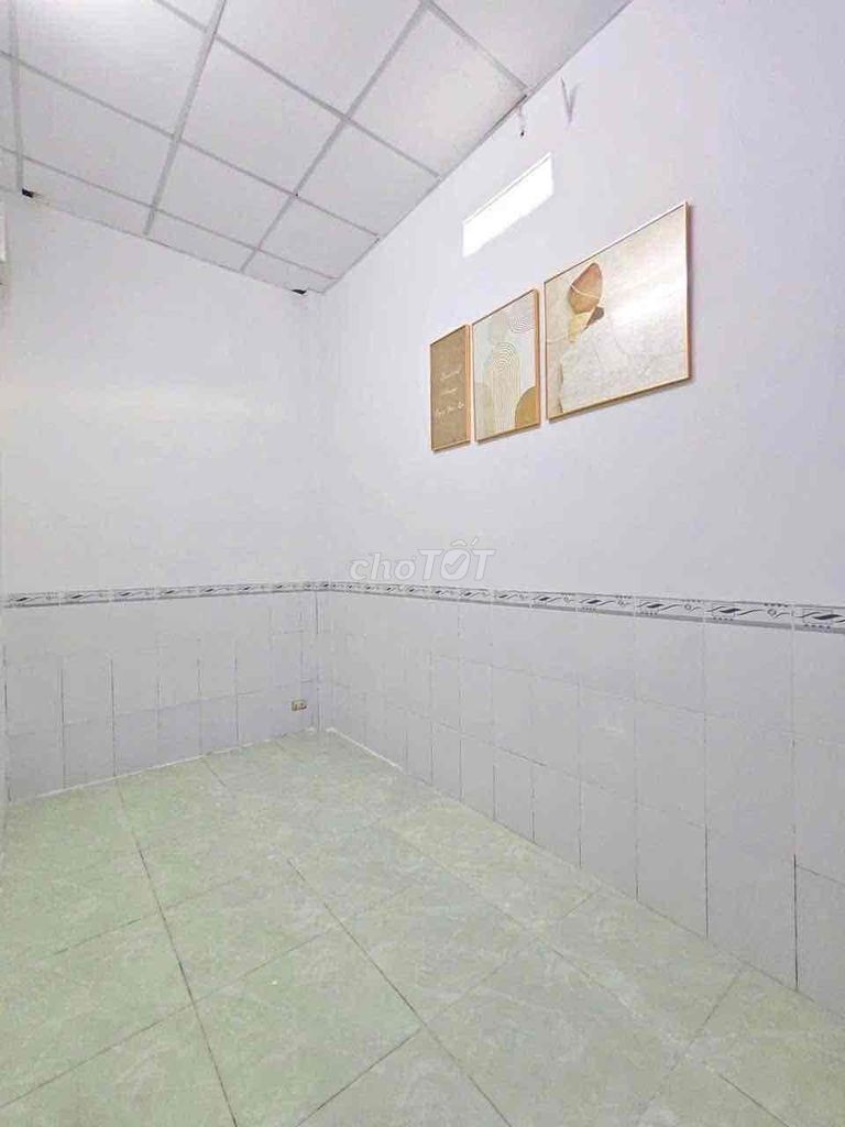 NHÀ 2 MẶT TIỀN VỊ TRÍ ĐẸP | LỘ Ô TÔ | GIÁ RẺ HẺM 105 TRẦN QUANG DIỆU - Ảnh 2