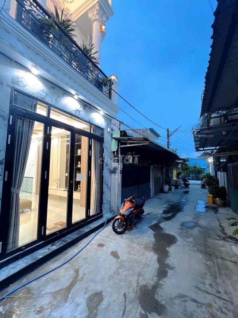 NHÀ LẦU 3 PHÒNG NGỦ LỘ Ô TÔ GẦN ĐẠI HỌC Y DƯỢC